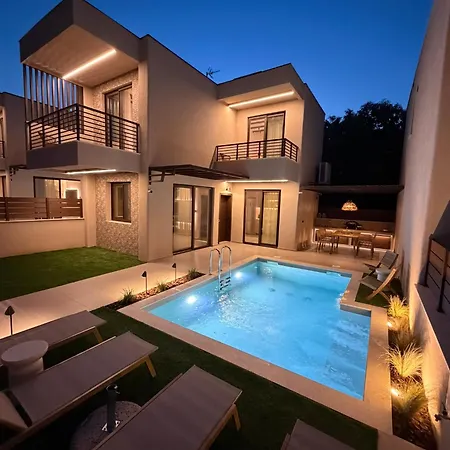 וילה Elegancia Luxury *