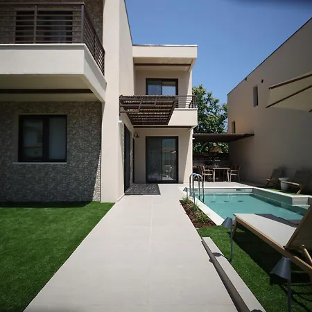 Elegancia Luxury וילה סקוטינה