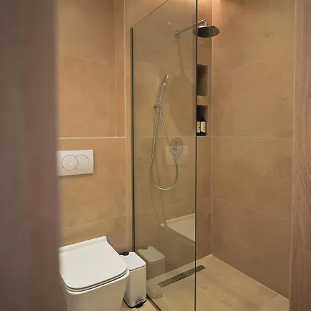 Elegancia Luxury סקוטינה